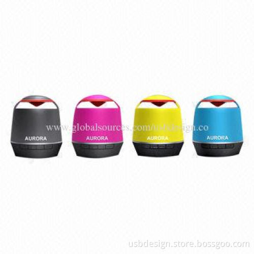 Lovely Penguin Style Bluetooth Speaker